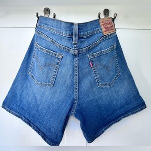Levi’s 501 Original Fit Blue Denim Jean Mom Shorts Button Fly - Size 30